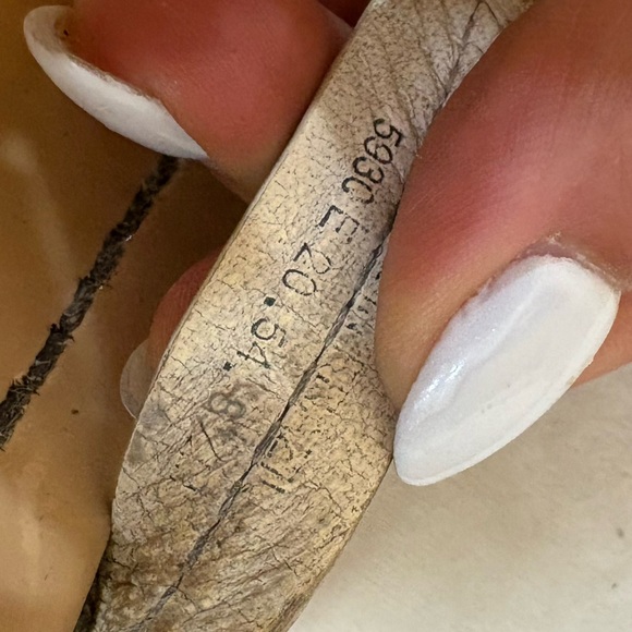 Tory Burch Miller Patent Leather Thong Sandal White Color - Picture 4 of 7